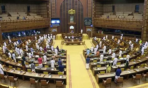 പ്രതിസന്ധികൾക്കിടെ നിയമസഭാ സമ്മേളനത്തിന് ഇന്ന് തുടക്കം
