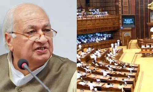 ആര്‍.എസ്.എസ് ഗവര്‍ണര്‍ ഗോ ബാക്ക്; മുദ്രാവാക്യം വിളികളുമായി പ്രതിപക്ഷം