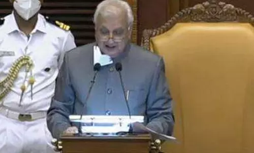 കെ റെയില്‍ പദ്ധതി പരിസ്ഥിതി സൗഹൃദമെന്ന് ഗവര്‍ണര്‍