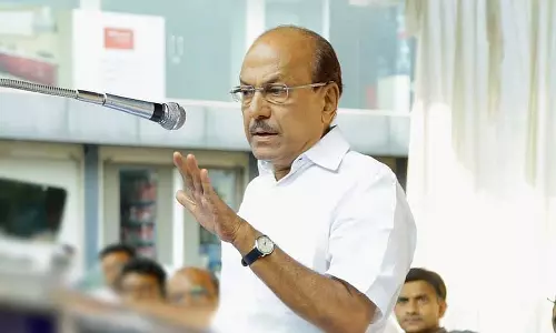 ഗവർണർ മറ്റൊരു അധികാര കേന്ദ്രമായി മാറുന്നു : പി.കെ കുഞ്ഞാലിക്കുട്ടി