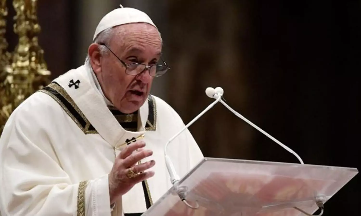 യുക്രൈൻ പ്രതിസന്ധി; യുദ്ധത്തോടുള്ള ആസക്തിയെ അപലപിച്ച് മാർപാപ്പ യുക്രൈൻ പ്രതിസന്ധി; യുദ്ധത്തോടുള്ള ആസക്തിയെ അപലപിച്ച് മാർപാപ്പ