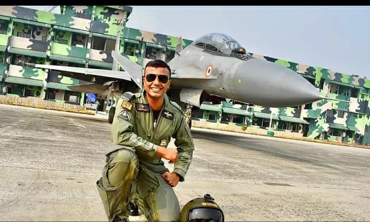 മലയാളി പൈലറ്റ് അസമില് വാഹനാപകടത്തില് മരിച്ചു മലയാളി പൈലറ്റ് അസമില് വാഹനാപകടത്തില് മരിച്ചു