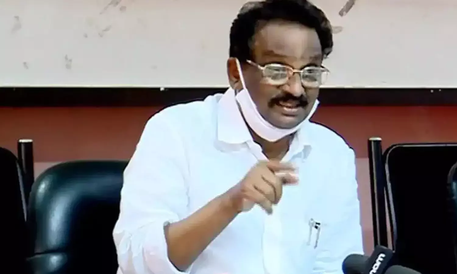 ഞാൻ പറഞ്ഞതാണോ അതോ ഗവർണറുടെ സമീപനമാണോ ബാലിശമെന്ന് പൊതുസമൂഹം തീരുമാനിക്കട്ടെ: എ.കെ ബാലൻ ഞാൻ പറഞ്ഞതാണോ അതോ ഗവർണറുടെ സമീപനമാണോ ബാലിശമെന്ന് പൊതുസമൂഹം തീരുമാനിക്കട്ടെ: എ.കെ ബാലൻ