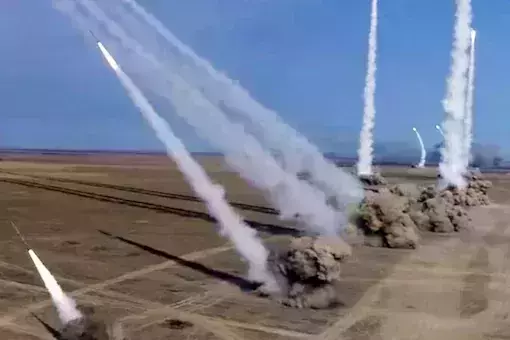 ഹൈപ്പർസോണിക്, ക്രൂയിസ് മിസൈലുകൾ പരീക്ഷിച്ച് റഷ്യ; മുൾമുനയിൽ യുക്രൈൻ ഹൈപ്പർസോണിക്, ക്രൂയിസ് മിസൈലുകൾ പരീക്ഷിച്ച് റഷ്യ; മുൾമുനയിൽ യുക്രൈൻ