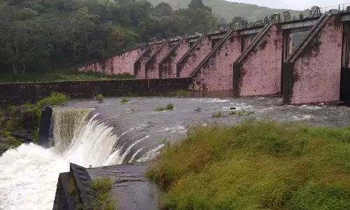 മുല്ലപ്പെരിയാർ ഡാം;കേരളവും തമിഴ്നാടും തമ്മിലുള്ള തർക്കം രൂക്ഷമാകുന്നു മുല്ലപ്പെരിയാർ ഡാം;കേരളവും തമിഴ്നാടും തമ്മിലുള്ള തർക്കം രൂക്ഷമാകുന്നു