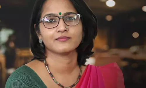 സ്മൃതി പരുത്തിക്കാടിനെതിരായ സൈബർ ആക്രമണത്തില്‍‌ പൊലീസ് കേസെടുത്തു