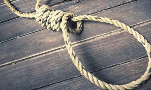 കൊല്ലത്ത് തൂങ്ങിമരിച്ച നിലയിൽ കണ്ടെത്തിയ പ്ലസ് വൺ വിദ്യാർഥിനിയുടെ പോസ്റ്റുമോർട്ടം ഇന്ന് കൊല്ലത്ത് തൂങ്ങിമരിച്ച നിലയിൽ കണ്ടെത്തിയ പ്ലസ് വൺ വിദ്യാർഥിനിയുടെ പോസ്റ്റുമോർട്ടം ഇന്ന്