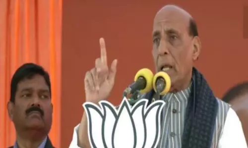 ലക്ഷ്മീദേവി താമരയിലാണ് വരുന്നത്, സൈക്കിളിലോ ആനപ്പുറത്തോ അല്ല, എസ്.പിയെയും ബി.എസ്.പിയെയും കടന്നാക്രമിച്ച് രാജ്‌നാഥ് സിങ്