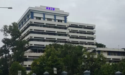 കെഎസ്ഇബി സമരം ഒത്തുതീർപ്പായി; ബോർഡ് ആസ്ഥാനത്തെ എസ്ഐഎസ്എഫ് സുരക്ഷ പിൻവലിക്കും.