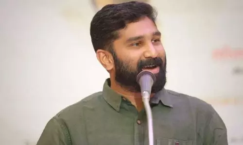 പ്രതിപക്ഷം എങ്ങനെ പ്രവർത്തിക്കണമെന്ന് ആർ.എസ്.എസ് ഏജന്റായ ഗവർണർ ഉപദേശിക്കേണ്ട- വി.ടി ബൽറാം