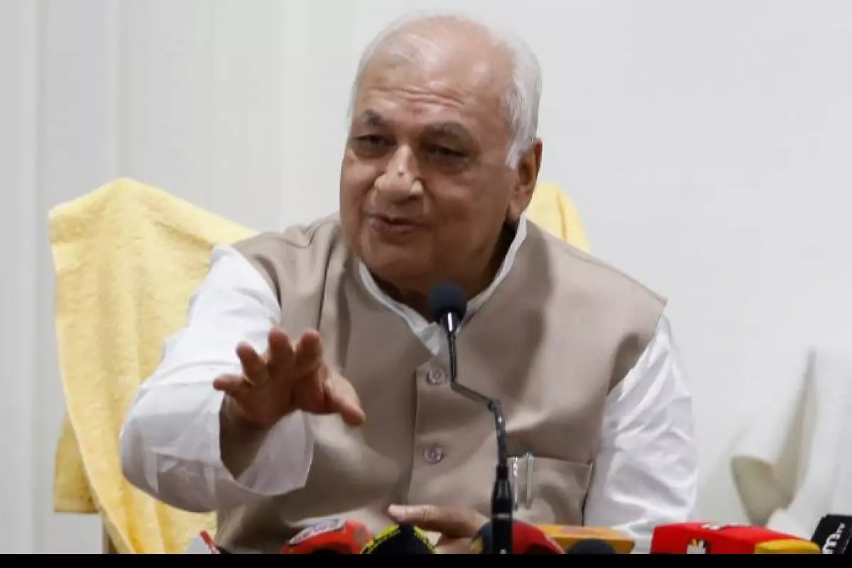 ഉത്തമവിശ്വാസിയല്ല, ആരിഫ് മുഹമ്മദ് ഖാൻ ഇസ്ലാമിന് പുറത്തേക്കെന്ന് എസ്.വൈ.എസ് ഉത്തമവിശ്വാസിയല്ല, ആരിഫ് മുഹമ്മദ് ഖാൻ ഇസ്ലാമിന് പുറത്തേക്കെന്ന് എസ്.വൈ.എസ്