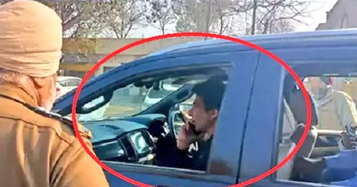 പഞ്ചാബിൽ ബൂത്തുകൾ സന്ദർശിക്കുന്നതിൽനിന്ന് നടൻ സോനു സൂദിനെ തെരഞ്ഞെടുപ്പ് കമ്മീഷൻ തടഞ്ഞു പഞ്ചാബിൽ ബൂത്തുകൾ സന്ദർശിക്കുന്നതിൽനിന്ന് നടൻ സോനു സൂദിനെ തെരഞ്ഞെടുപ്പ് കമ്മീഷൻ തടഞ്ഞു