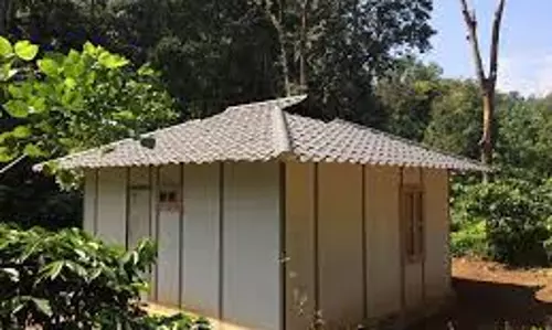 അട്ടപ്പാടിയിലെ ആദിവാസി കുടുംബങ്ങൾക്ക് വാസയോഗ്യമല്ലാത്ത വീട്; എച്ച്.ആർ.ഡി.എസിനെതിരെ കേസ്