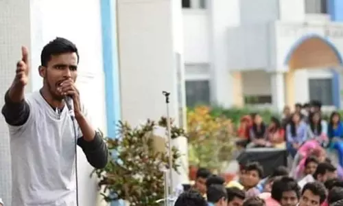 ബംഗാളില്‍ വിദ്യാര്‍ഥി നേതാവിനെ വീടിന്‍റെ ടെറസില്‍ നിന്ന് തള്ളിയിട്ടുകൊന്നു; അക്രമികളില്‍ ഒരാള്‍ പൊലീസ് യൂണിഫോമിലായിരുന്നുവെന്ന് പിതാവ്