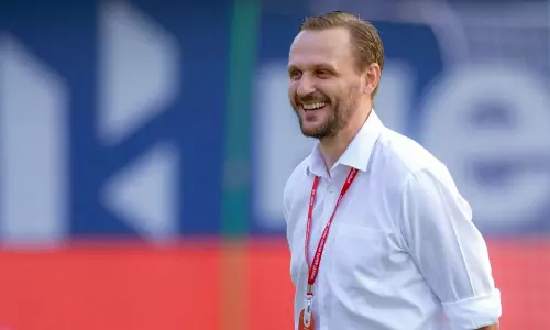 ഇവാന്‍ ഐഎസ്എല്ലിലെ ഏറ്റവും മികച്ച കോച്ച്; പ്രശംസ കൊണ്ടു മൂടി ഹൈദരാബാദ് പരിശീലകൻ