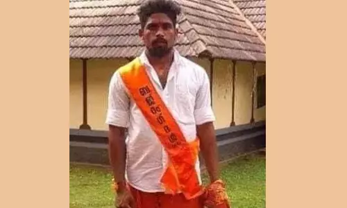 സ്ഫോ​ട​ന​ത്തി​ൽ പ​രി​ക്കേ​റ്റ യു​വാ​വി​ന്റെ കൈ​പ്പ​ത്തി മു​റി​ച്ചു​മാ​റ്റി;  മൊഴിയെടുക്കാനാവാതെ പൊലീസ് മടങ്ങി