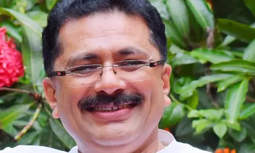 ഫാസിസ്റ്റുകൾ മാത്രം ഒരു ചേരിയിലും ഫാസിസ്റ്റ് വിരുദ്ധരെല്ലാം മറുചേരിയിലുമായി അണിനിരക്കും; ലീഗ് നേതാക്കൾക്കൊപ്പമുള്ള ചിത്രങ്ങൾ പങ്കുവച്ച് കെ.ടി ജലീൽ