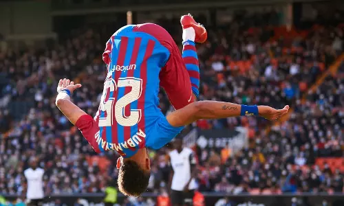 ഒബമയാങിന്‍റെ ഇരട്ടഗോളില്‍ വലൻസിയയെ തകർത്ത് ബാഴ്‌സലോണ