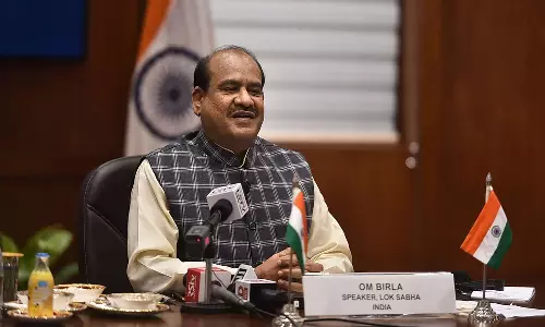 ലോക്‌സഭാ സ്പീക്കർ അബൂദബിയിൽ; നാളെ യു.എ.ഇ പാർലമെന്റിൽ സംസാരിക്കും