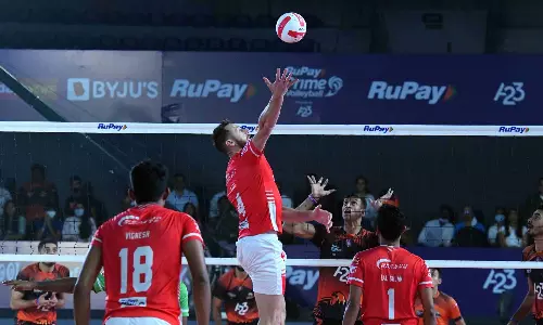 പ്രൈം വോളിബോൾ: ഹൈദരാബാദിനെ തൂത്തുവാരി കാലിക്കറ്റ് ഹീറോസ് സെമിഫൈനലിൽ