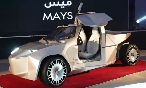 ഗതാഗത രംഗത്ത് പുതിയ വിപ്ലവങ്ങൾക്ക് തുടക്കമിട്ട് ആദ്യ ഇലക്ട്രിക്ക് കാർ അവതരിപ്പിച്ച് ഒമാൻ