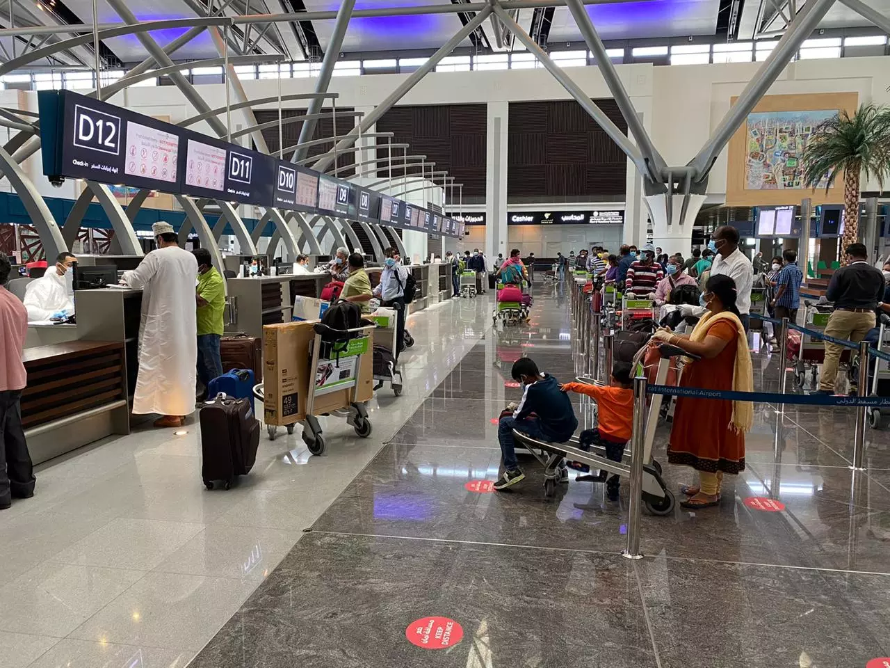 ഒമാനിലേക്കുള്ള യാത്രകാരുടെ മുൻകൂർ രജിസ്ട്രേഷൻ ഒഴിവാക്കി: ഒമാനിലേക്കുള്ള യാത്രകാരുടെ മുൻകൂർ രജിസ്ട്രേഷൻ ഒഴിവാക്കി: