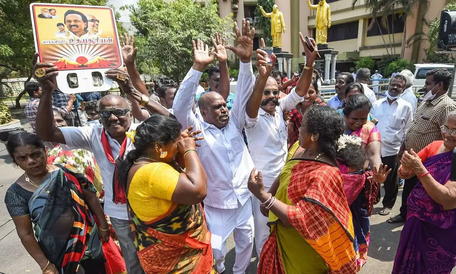 തമിഴ്നാട് മുൻസിപ്പൽ തെരഞ്ഞെടുപ്പിൽ ഡി.എം.കെ മുന്നേറ്റം തമിഴ്നാട് മുൻസിപ്പൽ തെരഞ്ഞെടുപ്പിൽ ഡി.എം.കെ മുന്നേറ്റം