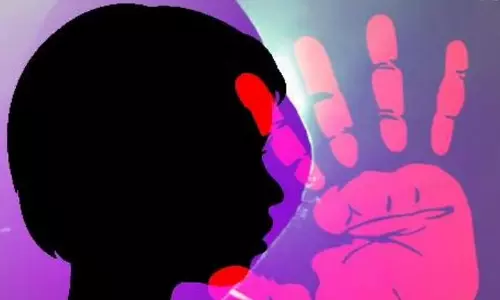 രണ്ടു വയസുകാരിക്ക് മർദനമേറ്റ സംഭവം; അമ്മയുടെ സഹോദരിയും ആൺ സുഹൃത്തും കടന്നുകളഞ്ഞു