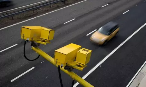 ഈ സ്പീഡ് ക്യാമറയിൽ ഒച്ചയും കിട്ടും മിഷ്ടർ; അമിത ശബ്ദമുണ്ടാക്കുന്ന വാഹനങ്ങളെ സ്പീഡ് ക്യാമറ പിടികൂടും