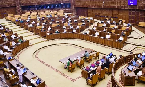 അടിയന്തര പ്രമേയത്തിന് അനുമതിയില്ല; പ്രതിപക്ഷം സഭയിൽ നിന്നുമിറങ്ങിപ്പോയി