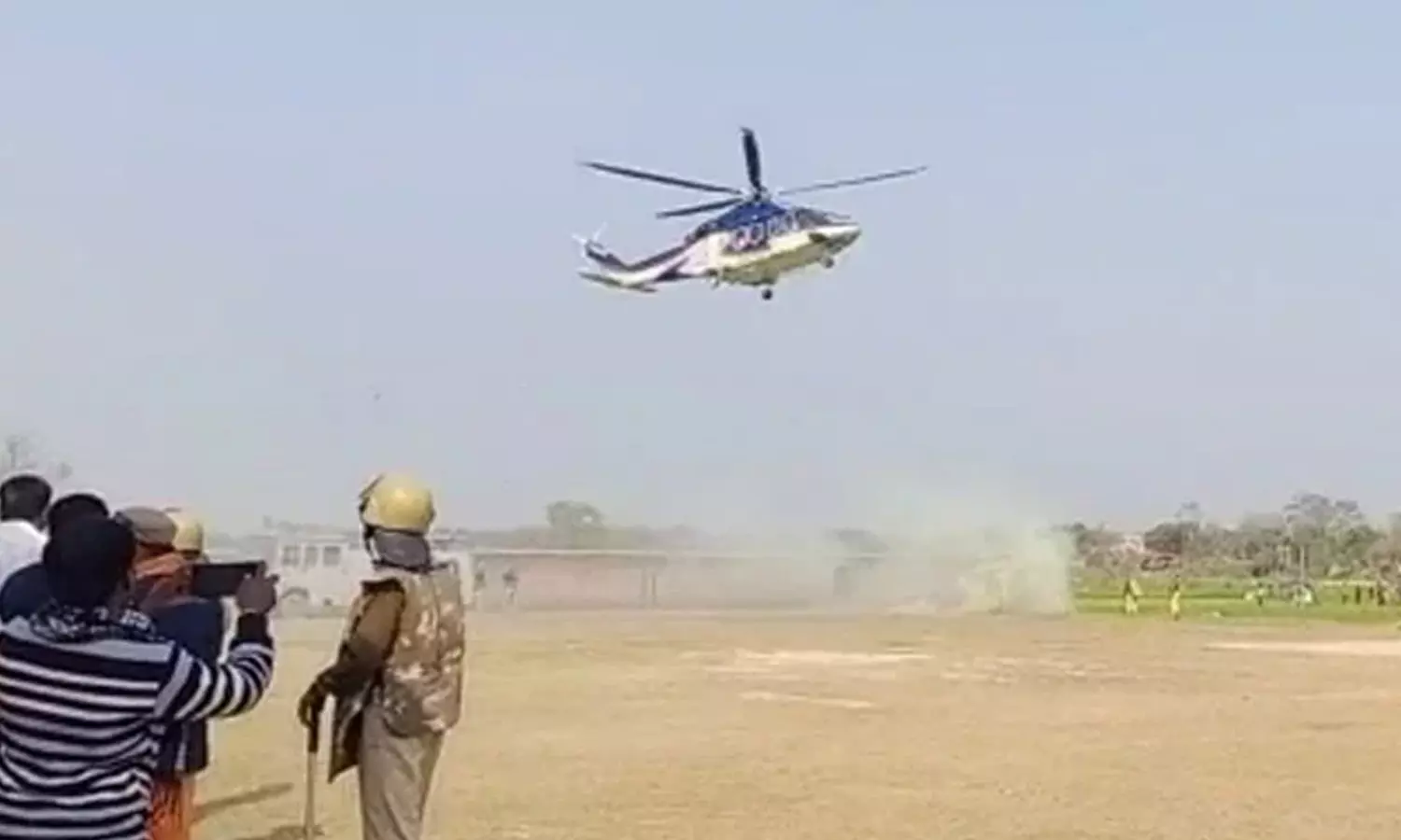 പറന്നിറങ്ങി ബി.ജെ.പി അധ്യക്ഷൻ;ഹെലികോപ്റ്ററിന്റെ കാറ്റിൽ സ്‌കൂൾ മതിൽ തകർന്നു