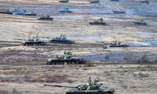 യുക്രൈനിൽ അയയാതെ റഷ്യ; ഉപരോധം പ്രഖ്യാപിച്ച് ലോകരാജ്യങ്ങൾ