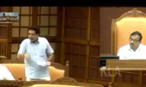 പൊലീസ് നിഷ്ക്രിയം, സംസ്ഥാനം ഗുണ്ടാ ഇടനാഴിയായി- സഭ നിർത്തിവച്ച് ചർച്ച ചെയ്യണമെന്ന് ആവശ്യപ്പെട്ട് പ്രതിപക്ഷം