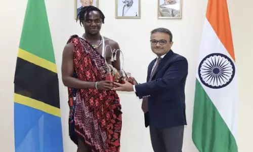 ബോളിവുഡ് പാട്ടുകളെ നെഞ്ചിലേറ്റിയ ടാന്‍സാനിയക്കാരന്‍; ഇന്‍സ്റ്റഗ്രാം താരം കിലി പോളിന് ഇന്ത്യന്‍ ഹൈക്കമ്മീഷന്‍റെ ആദരം