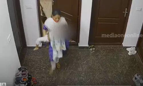 കുന്തിരിക്കം തെറിച്ചാണ് പൊള്ളലേറ്റത്; മുറിവുകൾ കുട്ടി സ്വയം ഉണ്ടാക്കിയതാണെന്ന് ആവർത്തിച്ച് അമ്മ