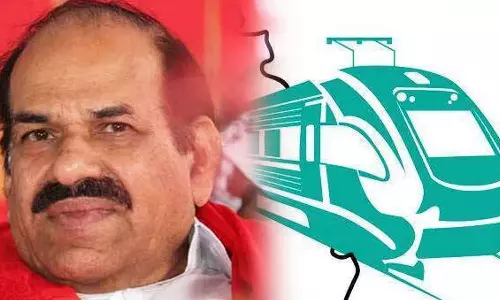 എന്തുകൊണ്ട് കെ റെയിൽ എന്ന ഐസക്കിന്റെ പുസ്തകം കോൺഗ്രസും ബി.ജെ.പിക്കാരും ആദ്യം വായിക്കണം- കോടിയേരി എന്തുകൊണ്ട് കെ റെയിൽ എന്ന ഐസക്കിന്റെ പുസ്തകം കോൺഗ്രസും ബി.ജെ.പിക്കാരും ആദ്യം വായിക്കണം- കോടിയേരി