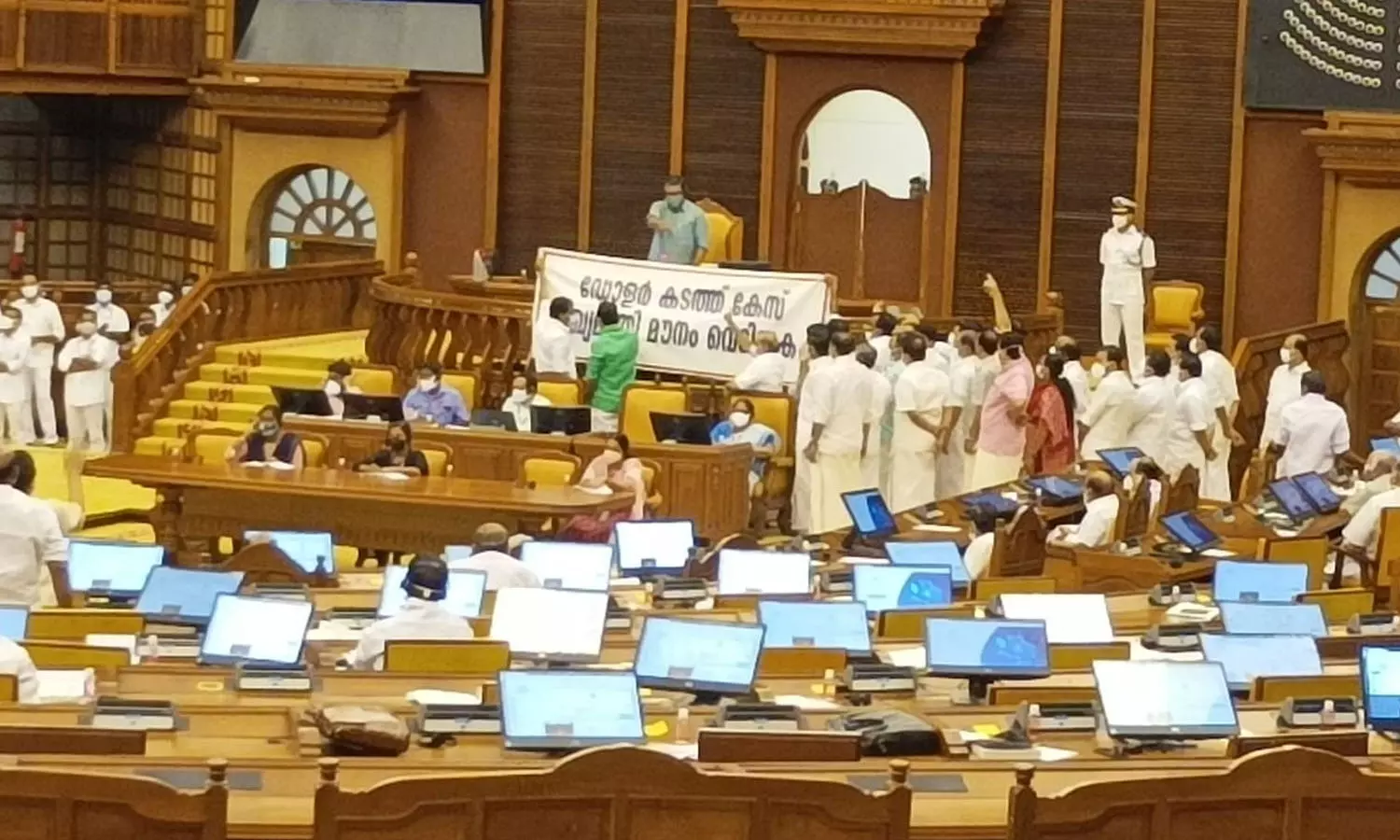 പ്രതിപക്ഷ പ്രതിഷേധം; സഭ നിർത്തിവെച്ചു