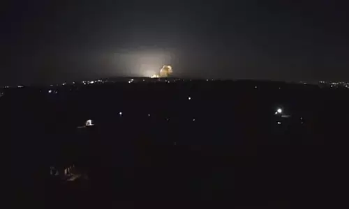 യുദ്ധം തുടങ്ങി റഷ്യ: യുക്രൈനിലേക്ക് സൈന്യം ഇരച്ചുകയറി