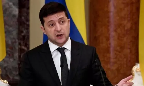 വേണ്ടവർക്കെല്ലാം ആയുധം നൽകും; യുദ്ധത്തിനൊരുങ്ങാൻ പൗരന്മാരോട് യുക്രൈൻ പ്രസിഡന്റ്