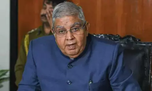 പുലർച്ചെ രണ്ട് മണിക്ക് നിയമസഭാ സമ്മേളനം; ബംഗാളിൽ അസാധാരണ നീക്കവുമായി ഗവർണർ