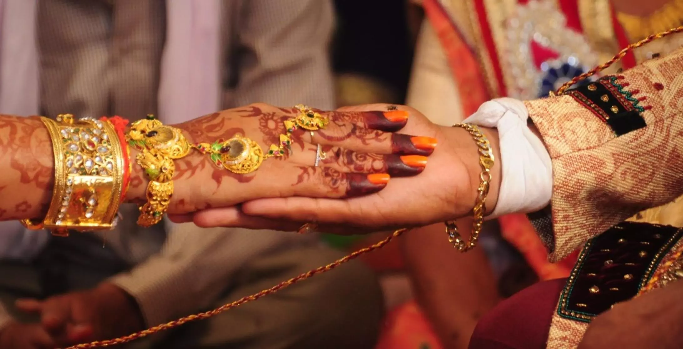 വരന് മുടിയില്ലെന്നറിഞ്ഞത് കല്യാണമണ്ഡപത്തില്‍ വച്ച്; വിഗ്ഗ് കണ്ട വധു ബോധം കെട്ടുവീണു, കല്യാണം മുടങ്ങി