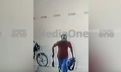 തിരുവനന്തപുരത്ത് ഹോട്ടൽ  റിസപ്ഷനിസ്റ്റിനെ പട്ടാപ്പകൽ വെട്ടിക്കൊന്നു