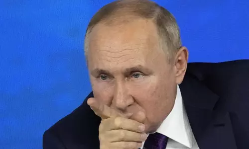 കീഴടങ്ങിയില്ലെങ്കില്‍ തകര്‍ക്കും: ലക്ഷ്യം റഷ്യന്‍ അനുകൂല സർക്കാര്‍