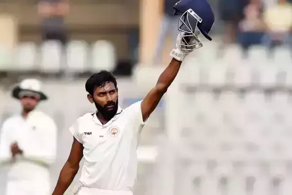 മകള്‍ക്ക് അന്ത്യചുംബനം നല്‍കി മൈതാനത്തേക്ക്;  തകര്‍ന്ന  നെഞ്ചുമായി കളിക്കാനിറങ്ങിയ സോളങ്കിക്ക് സെഞ്ച്വറി