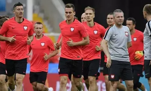 യുക്രൈൻ അധിനിവേശം: റഷ്യക്കെതിരെയുള്ള ലോകകപ്പ് പ്ലേഓഫ് കളിക്കില്ലെന്ന് പോളണ്ട് യുക്രൈൻ അധിനിവേശം: റഷ്യക്കെതിരെയുള്ള ലോകകപ്പ് പ്ലേഓഫ് കളിക്കില്ലെന്ന് പോളണ്ട്