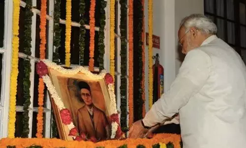 സവർക്കർ ത്യാഗത്തിന്റെ പ്രതീകം: പ്രധാനമന്ത്രി നരേന്ദ്രമോദി