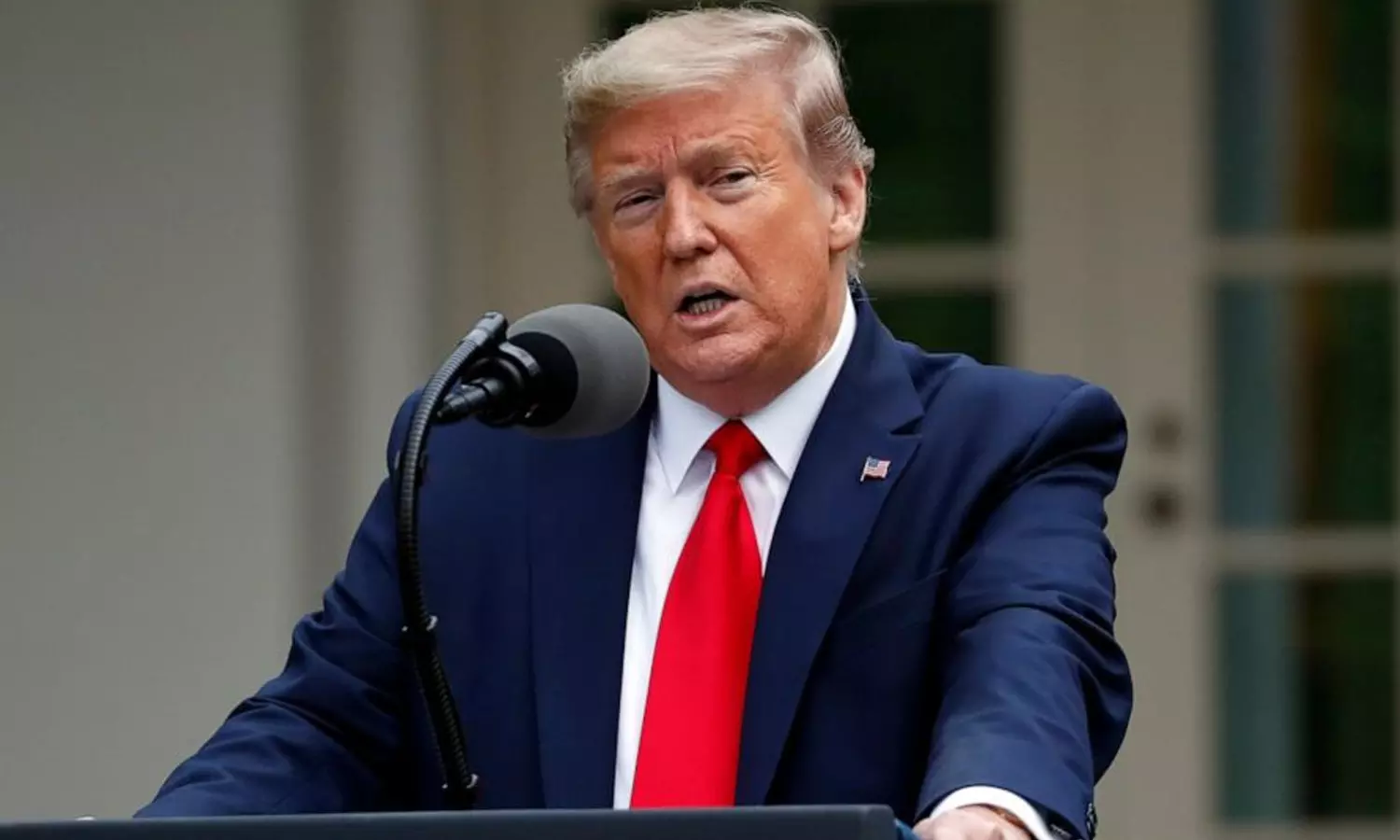 സെലൻസ്കി ധീരൻ,പുട്ടിൻ ബൈഡനെ ചെണ്ടയാക്കി- ട്രംപ് സെലൻസ്കി ധീരൻ,പുട്ടിൻ ബൈഡനെ ചെണ്ടയാക്കി- ട്രംപ്