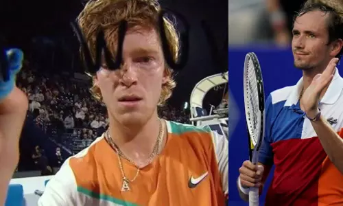 യുദ്ധം വേണ്ട; യുക്രൈനിലെ അധിനിവേശത്തെ എതിർത്ത് റഷ്യൻ ടെന്നീസ് താരങ്ങൾ