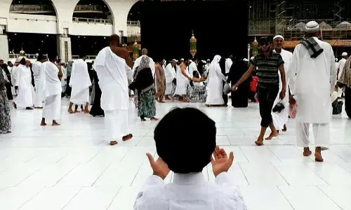 ഇരു ഹറമുകളിലും പ്രവേശിക്കുന്നതിനുള്ള പ്രായപരിധി പിൻവലിച്ചു