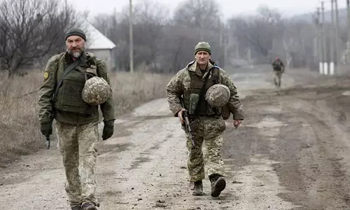 യുദ്ധമുന്നണിയിലേക്ക് വിദേശികളെ ക്ഷണിച്ച് യുക്രൈൻ പ്രസിഡന്റ്